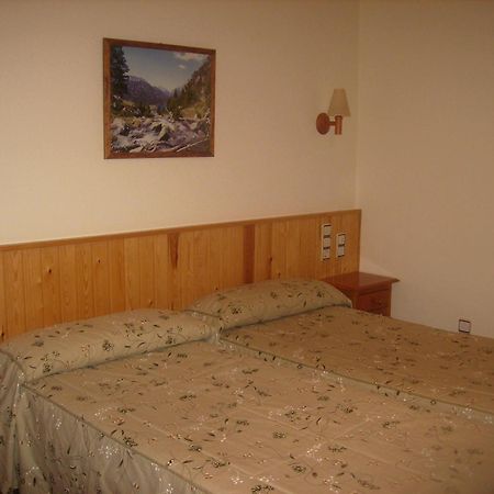 Hostal Pernalle เอริลญาแวล ภายนอก รูปภาพ
