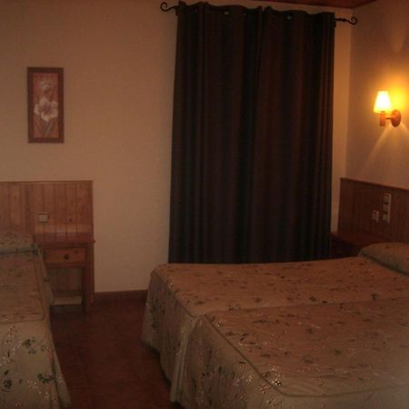Hostal Pernalle เอริลญาแวล ภายนอก รูปภาพ