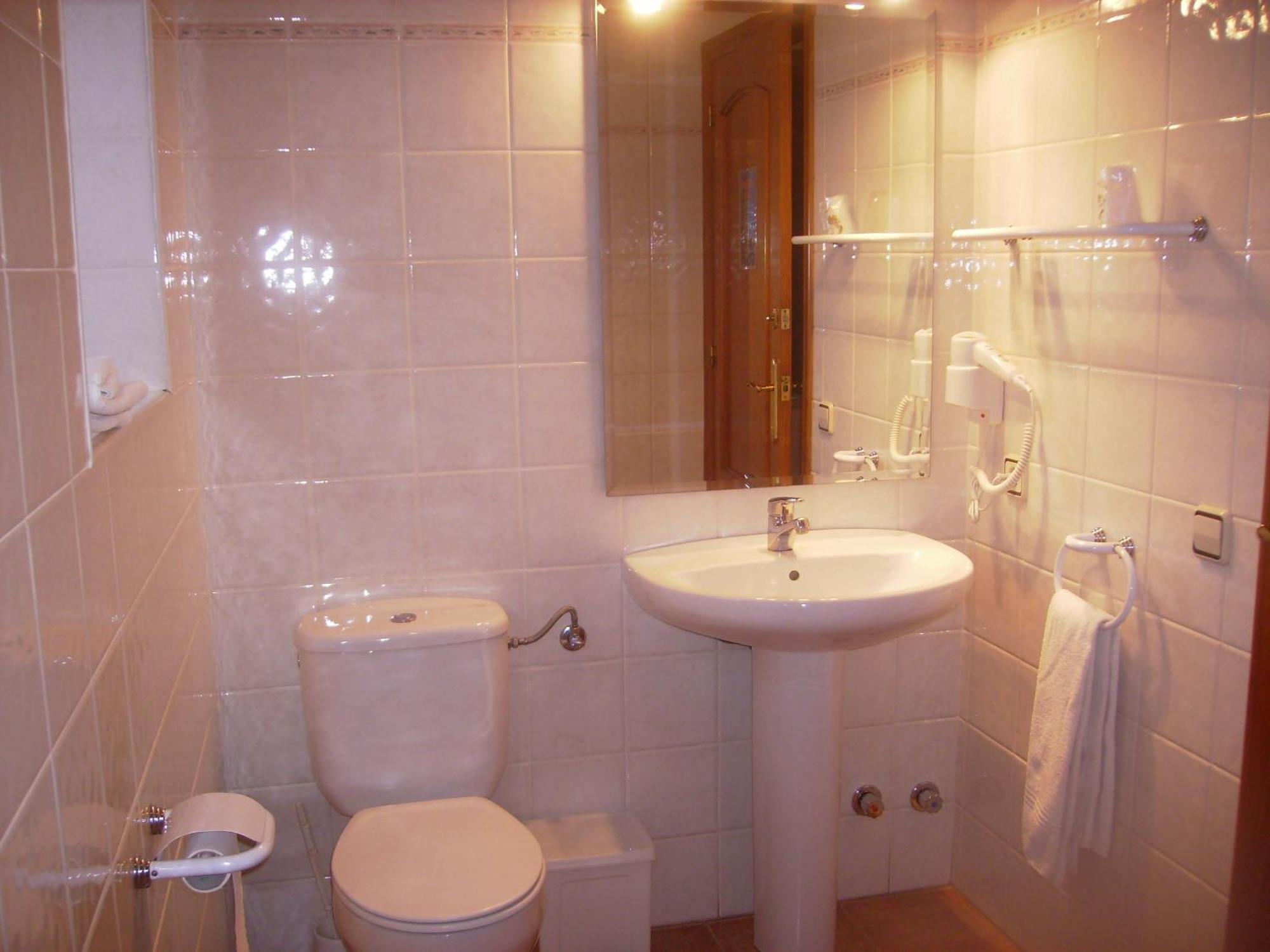 Hostal Pernalle เอริลญาแวล ภายนอก รูปภาพ