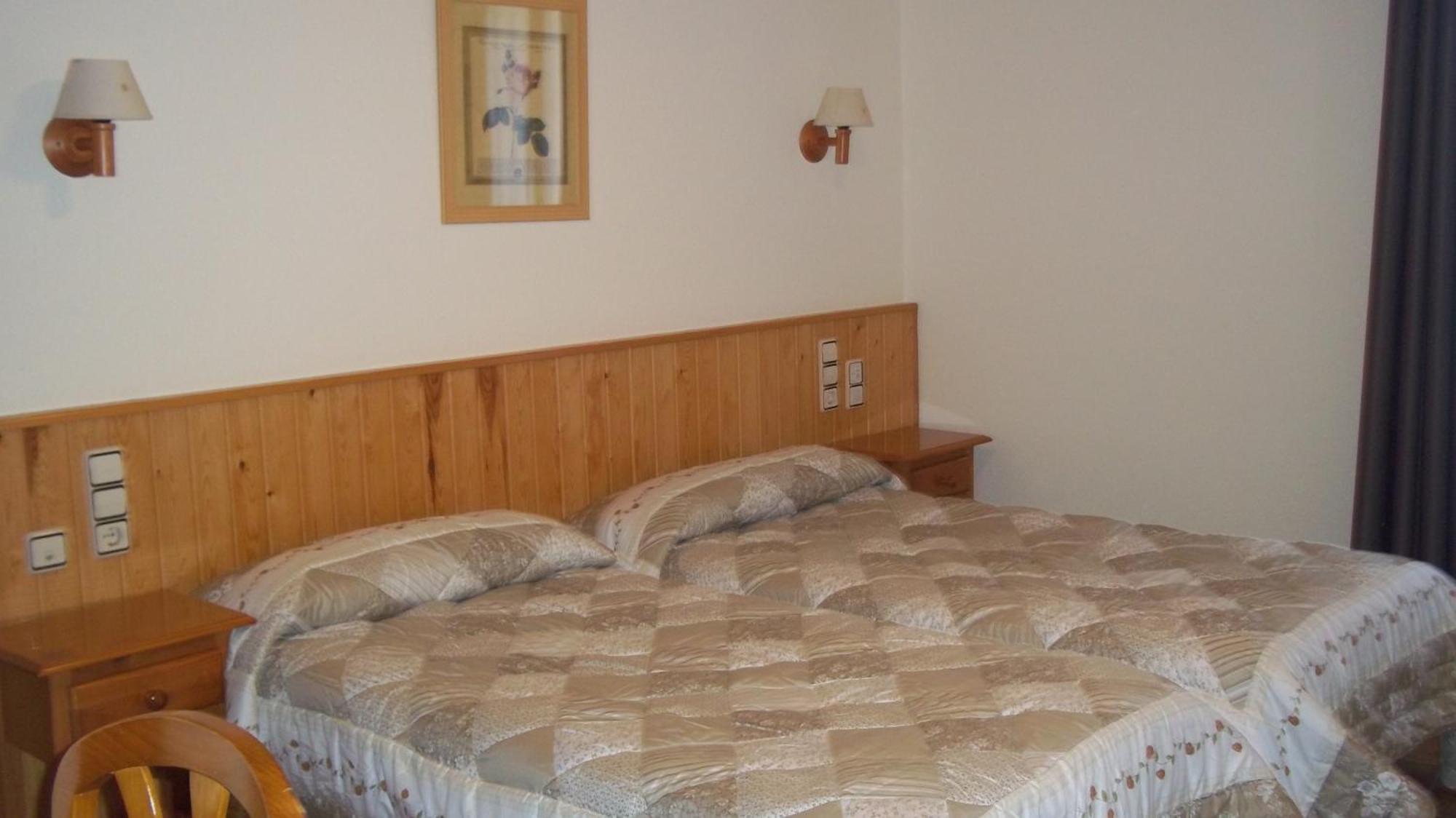 Hostal Pernalle เอริลญาแวล ภายนอก รูปภาพ