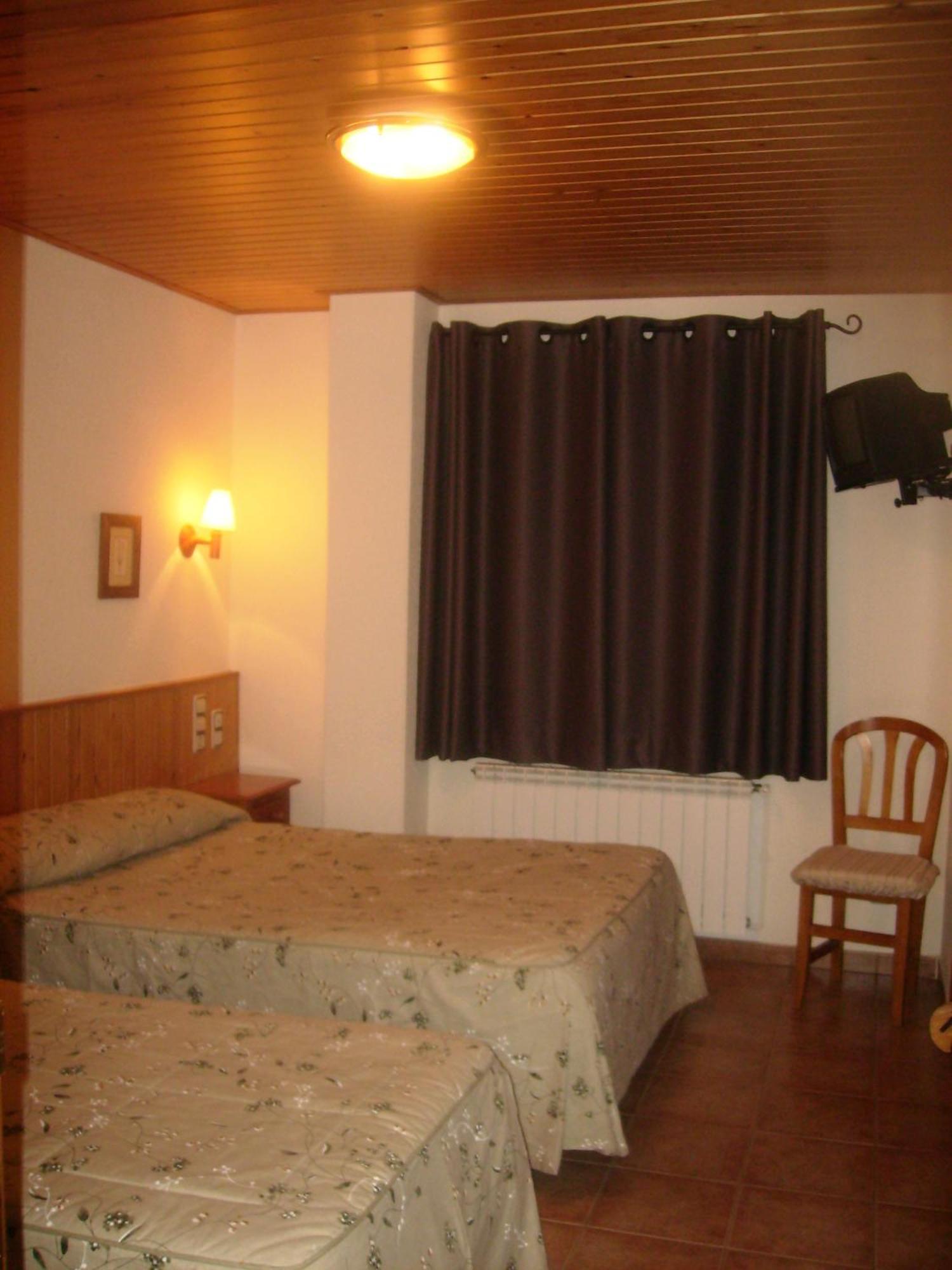 Hostal Pernalle เอริลญาแวล ภายนอก รูปภาพ